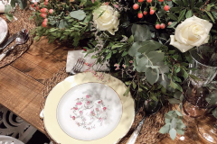 tables-option_es-green_and_white